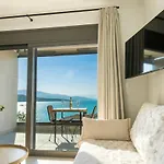 Apartment Poseidon Sea View - Ocean, River *