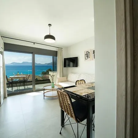 Poseidon Sea View - Ocean, River * Nikiana