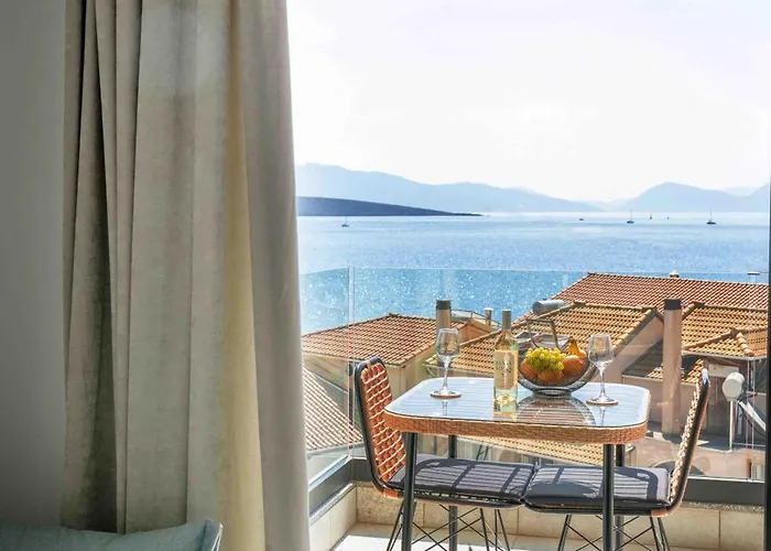 Poseidon Sea View - Ocean, River Apartment