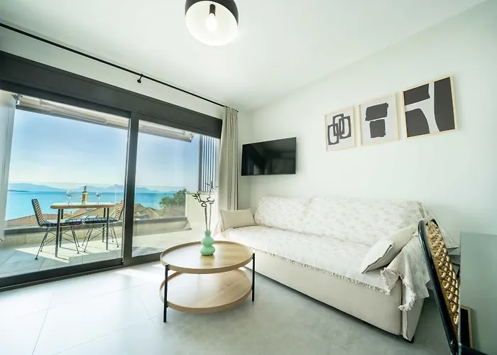 Poseidon Sea View - Ocean, River Apartment