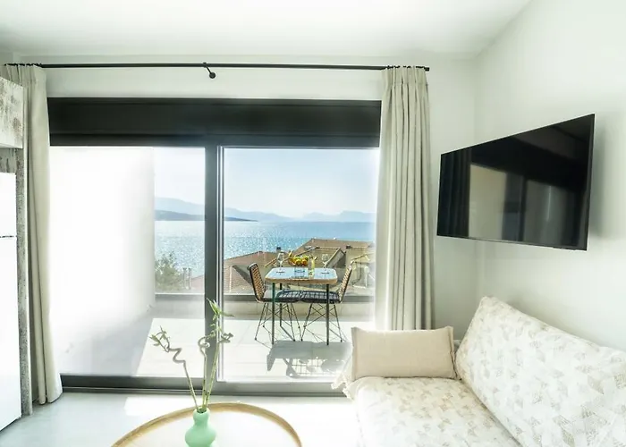 Poseidon Sea View - Ocean, River Apartment Nikiana