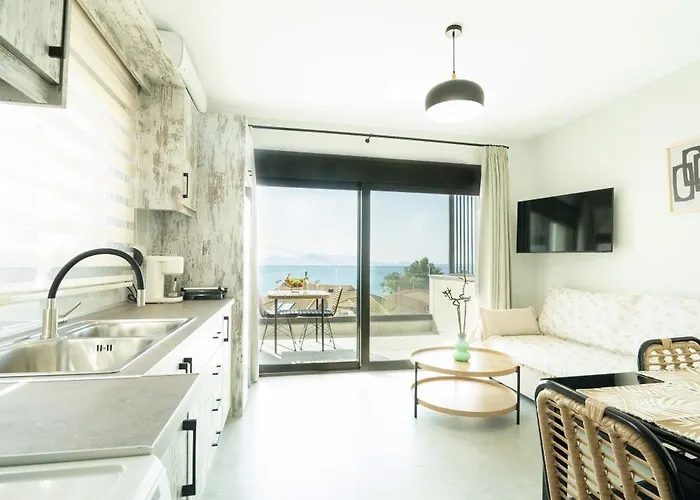 Apartment Poseidon Sea View - Ocean, River *