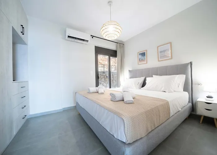 Daire Poseidon Sea View - Ocean, River Nikiana